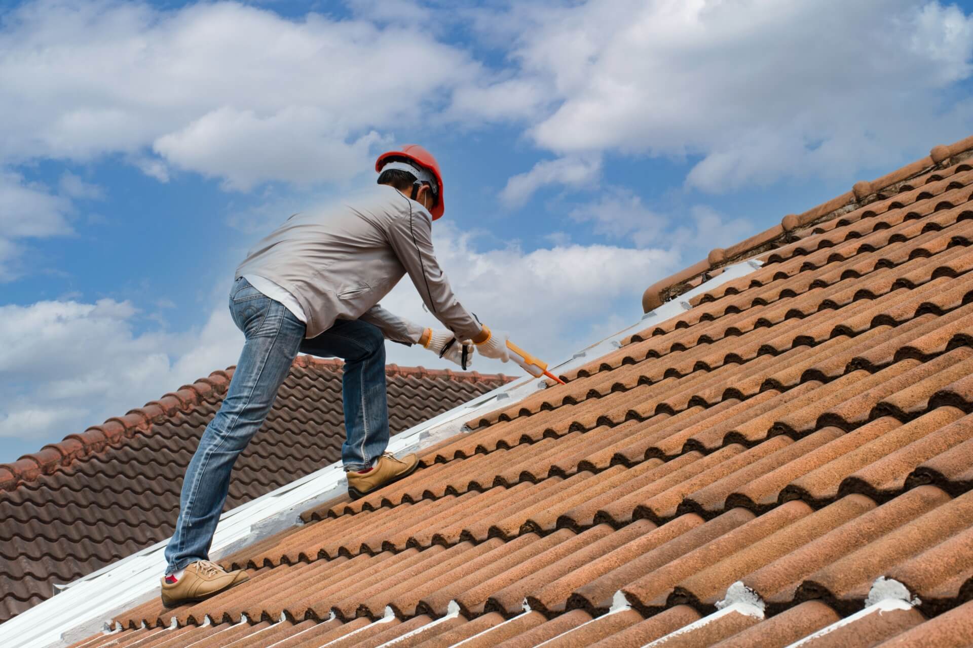 roof repairs cairns.